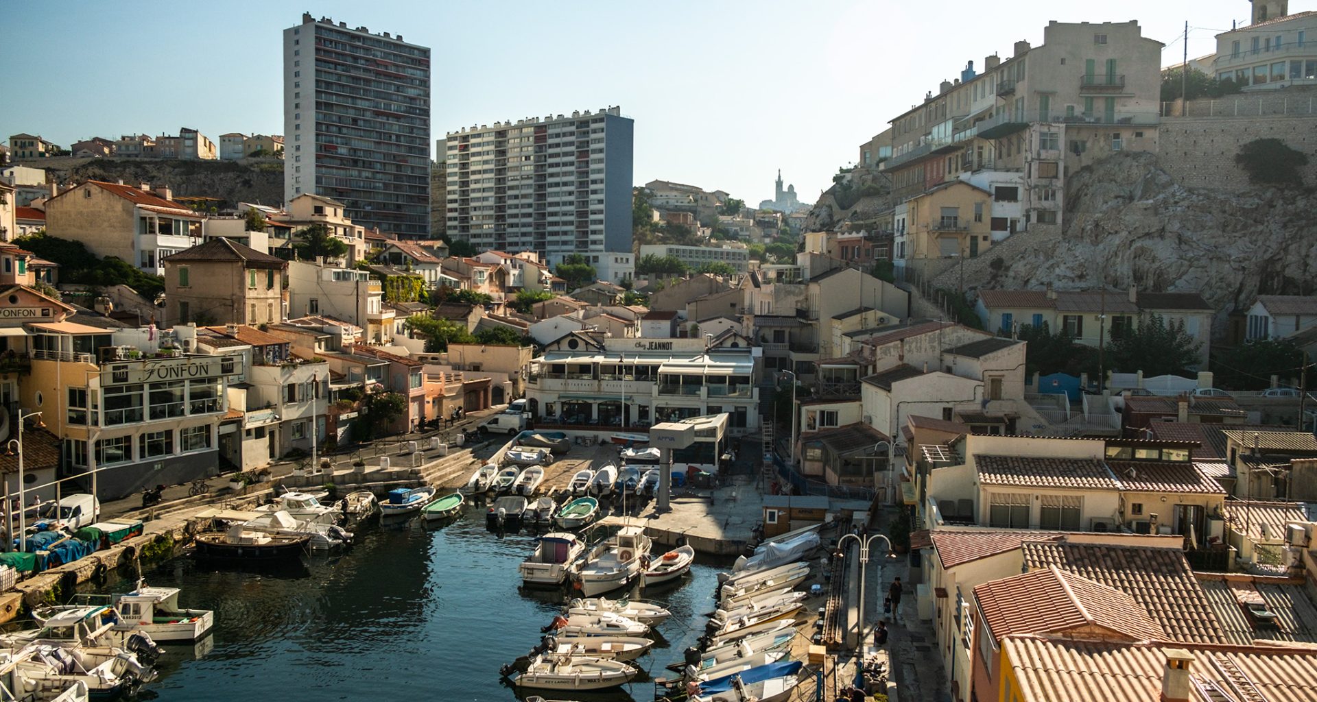 ein kleiner traditioneller Fischereihafen in Marseille